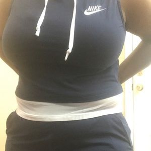 Nike outfit free from smoke